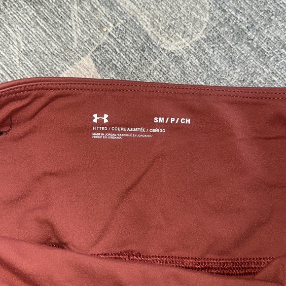 Under Armour - Sz small. Rust color Capri leggings w/ pockets. Never worn. - Picture 3 of 5